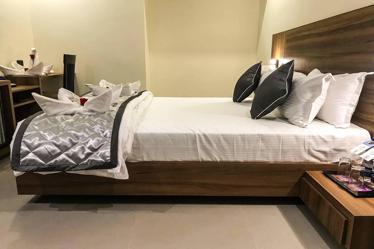 Kyriad Hotel Solapur By Othpl Buitenkant foto