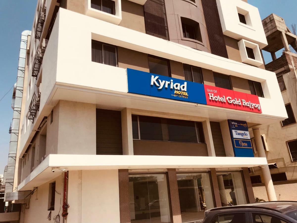 Kyriad Hotel Solapur By Othpl Buitenkant foto