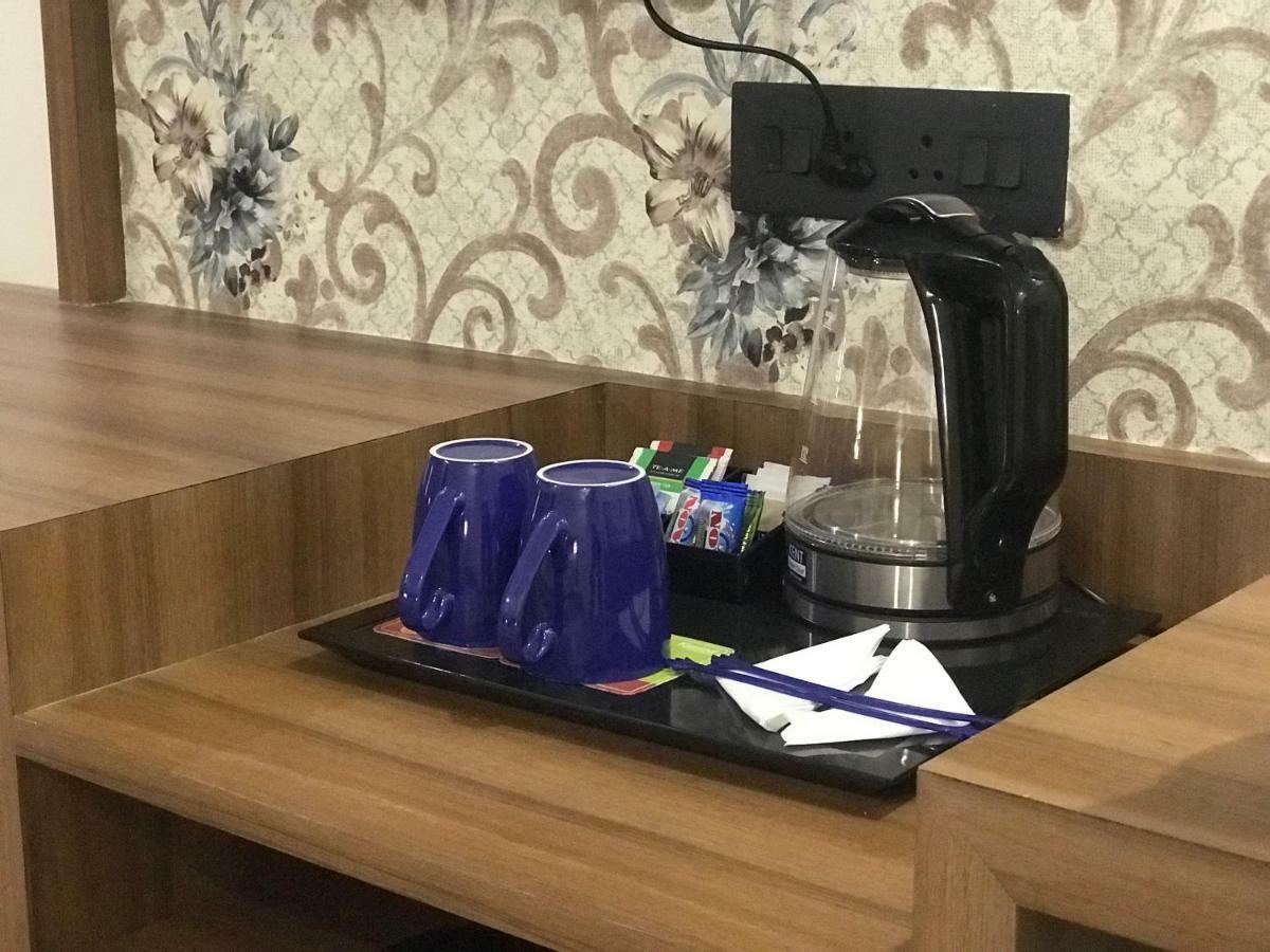 Kyriad Hotel Solapur By Othpl Buitenkant foto